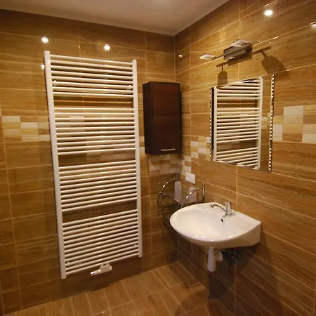 Ivanek 3*